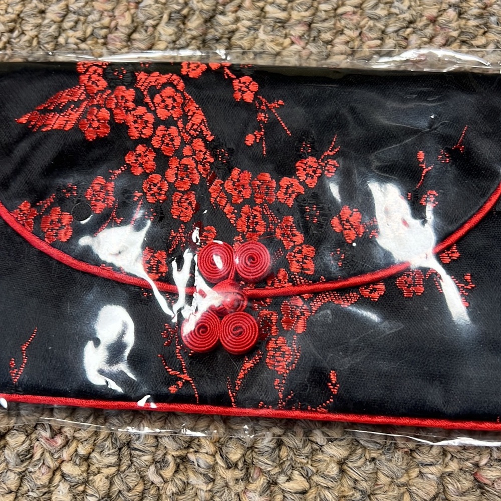 Asian Clutch - Picture 6 of 7